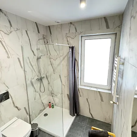 Gray Sulnowo Apartment